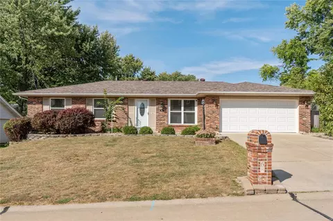 68 Bartley St, Saint Peters, MO 63376