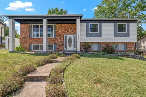 6021 Gettysburg Estates Dr, Saint Louis, MO 63129