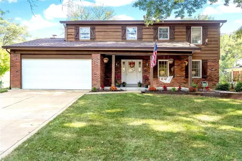 13054 Winding Trail Ln, Des Peres, MO 63131