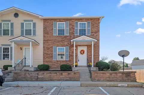 1344 Sunny Wood Dr #F, O'fallon, MO 63366