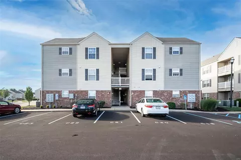 8134 Welsh Dr, Lake Saint Louis, MO 63367