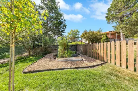 Exterior - 1075 Johanna Dr, Ballwin, MO 63021 photo 3 of 5