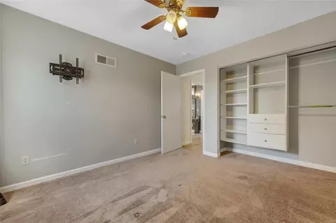 Bedroom - 1075 Johanna Dr, Ballwin, MO 63021 photo 5 of 9