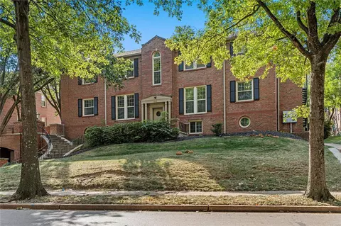 815 Westwood Dr #1N, Saint Louis, MO 63105