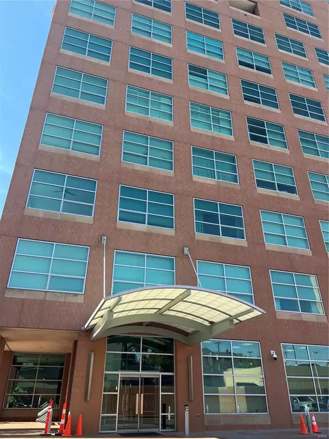 Undisclosed, Clayton, MO 63105