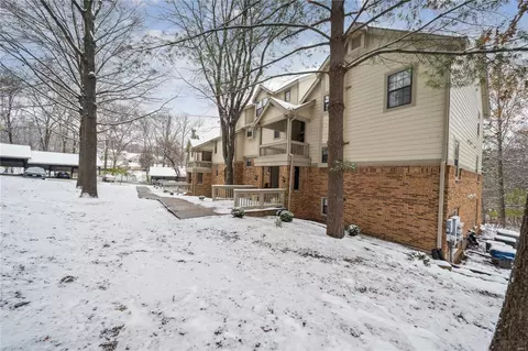 2218 Canyonlands Dr #A, Maryland Heights, MO 63043