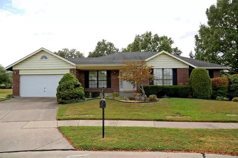 14749 Rue Pardisse Ln, Florissant, MO 63034