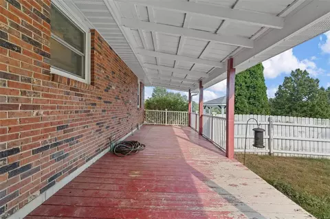 Exterior - 1260 Mueller Rd, O'fallon, MO 63366 photo 6 of 12