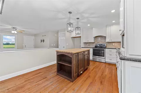 Kitchen - 1260 Mueller Rd, O'fallon, MO 63366 photo 4 of 5
