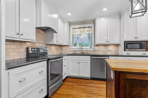 Kitchen - 1260 Mueller Rd, O'fallon, MO 63366 photo 2 of 5