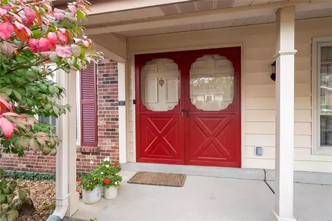 4930 Caribee Dr, Saint Louis, MO 63128