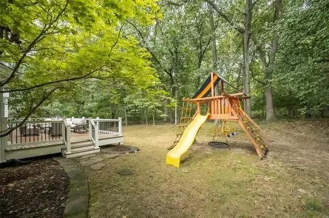 Exterior - 750 Redstart Dr, Ellisville, MO 63021 photo 2 of 9