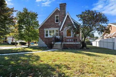 5600 Oleatha Ave, Saint Louis, MO 63139