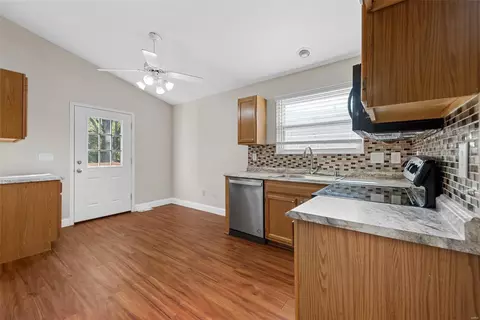 Kitchen - 67 Jacqueline Cir, O'fallon, MO 63368 photo 2 of 2