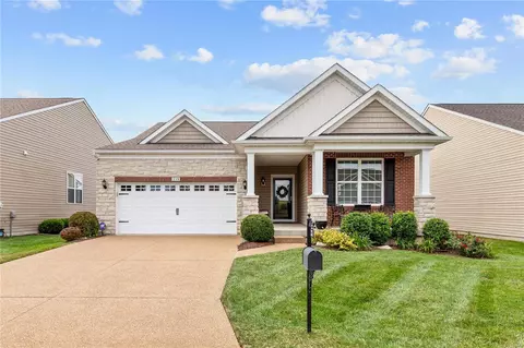 335 Myna Dr, Lake Saint Louis, MO 63367