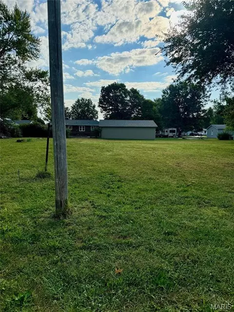 1500 N Van Buren St, Litchfield, IL 62056