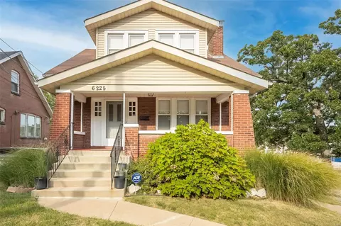 6225 Creston Ave, Saint Louis, MO 63121