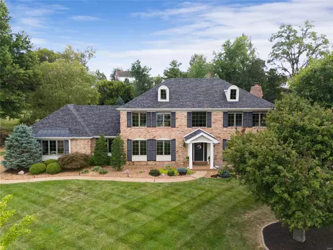 542 Corley Dr, Chesterfield, MO 63017