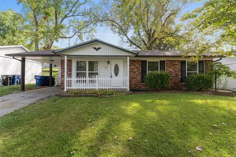 138 Linnview Dr, Saint Louis, MO 63129
