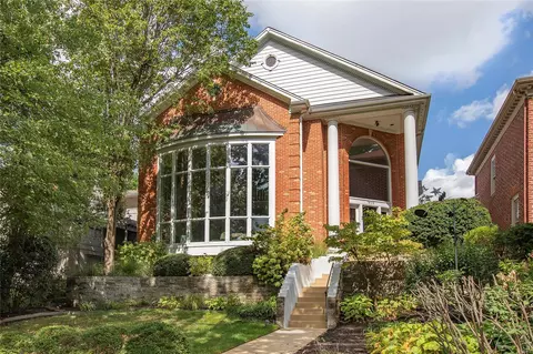 7619 Maryland Ave, Clayton, MO 63105