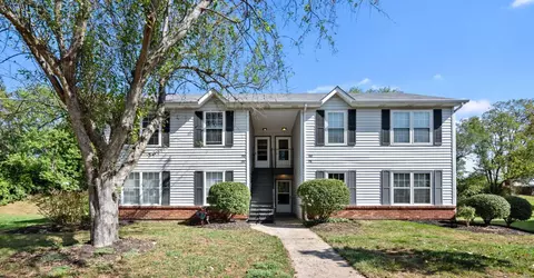 158 Old Buggy Ct #B, Saint Charles, MO 63304