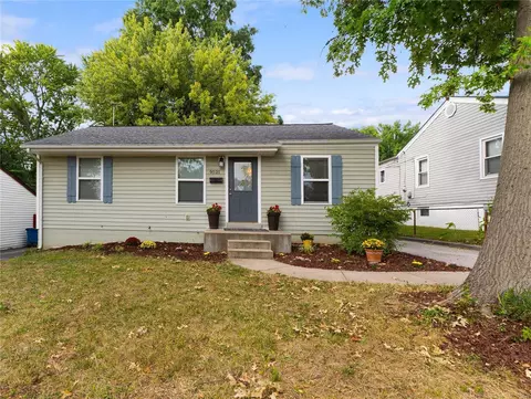 9521 Miriam Ave, Overland, MO 63114
