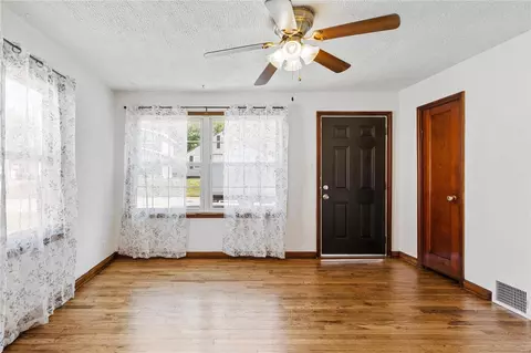3635 Dixie Dr, Saint Ann, MO 63074 photo 4