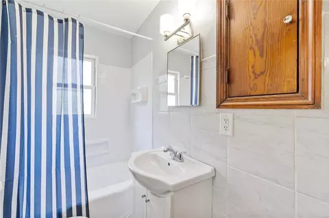 3635 Dixie Dr, Saint Ann, MO 63074 photo 14
