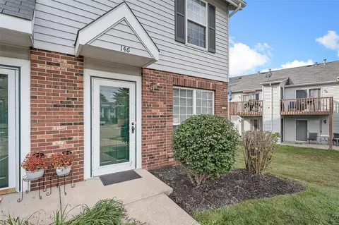 146 Country Trace Ct, St. Peters, MO 63304