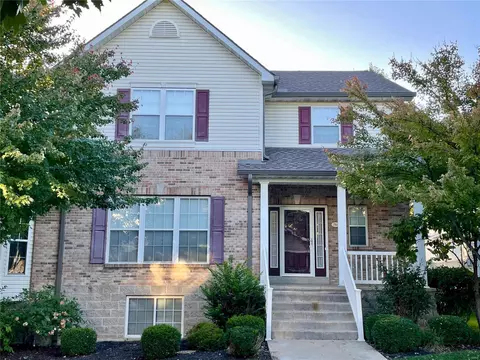 786 Queens Court Pl, Saint Peters, MO 63376