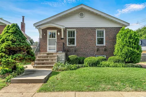 6915 Quincy St, Saint Louis, MO 63109