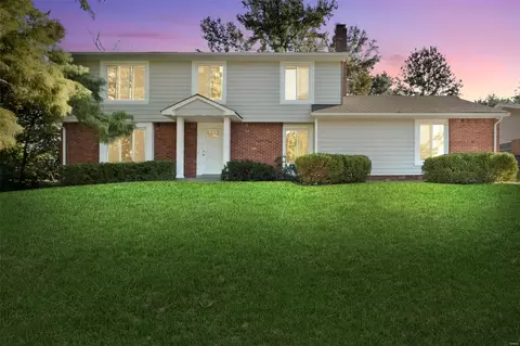 497 Baywillow Dr, Ballwin, MO 63011