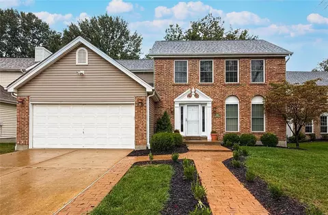 801 Dogwood Grove Ct, Ellisville, MO 63021