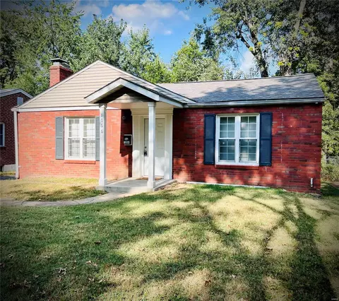1066 Mona Dr, Saint Louis, MO 63130