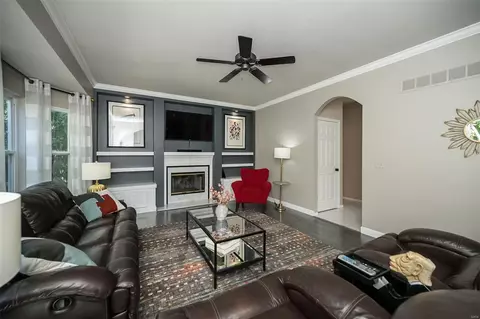 Living - 855 Legends View Dr, Eureka, MO 63025 photo 3 of 3