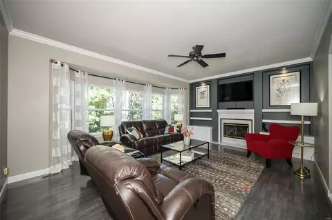 Living - 855 Legends View Dr, Eureka, MO 63025 photo 1 of 3