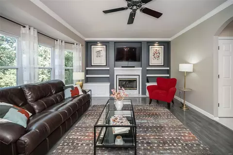 Living - 855 Legends View Dr, Eureka, MO 63025 photo 2 of 3