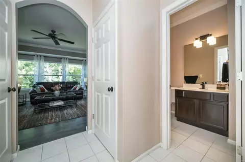 Entry Way - 855 Legends View Dr, Eureka, MO 63025 photo 5 of 7