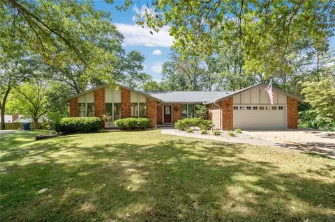651 Charbray Dr, Ballwin, MO 63011
