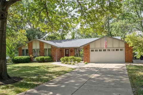 651 Charbray Dr, Ballwin, MO 63011 photo 2