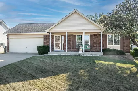 616 Autumn Oaks Dr, Saint Peters, MO 63376