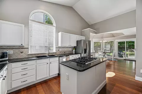 Kitchen - 765 Legends View Dr, Eureka, MO 63025 photo 2 of 2