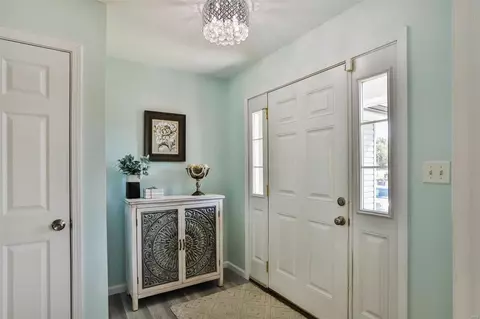 Entry Way - 321 Hunters Heights Dr, Eureka, MO 63025 photo 2 of 2