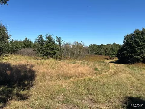 21 Halyon Rd, Perry, MO 63462