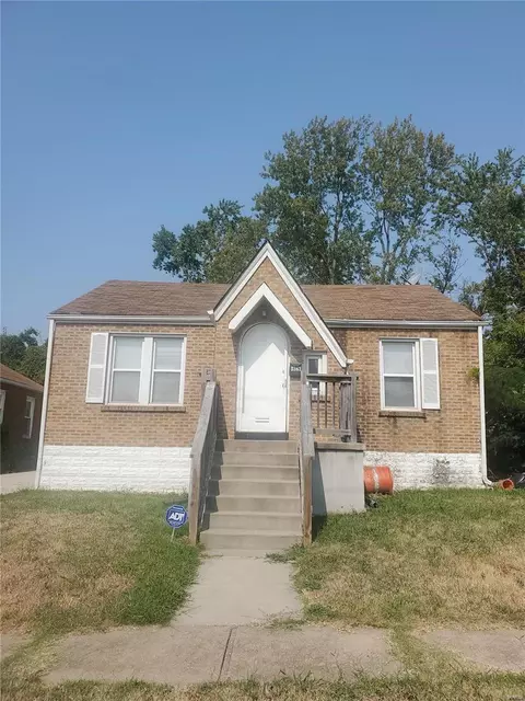 5363 Wilborn Dr, Saint Louis, MO 63136