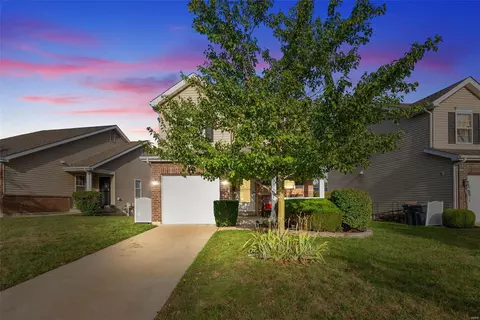 Exterior - 325 Burning Brook Dr, O'fallon, MO 63366 photo 2 of 12