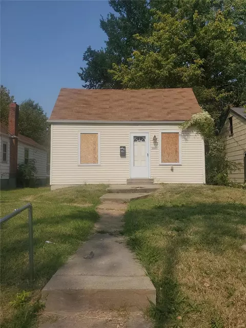 5305 Wilborn Dr, Saint Louis, MO 63136