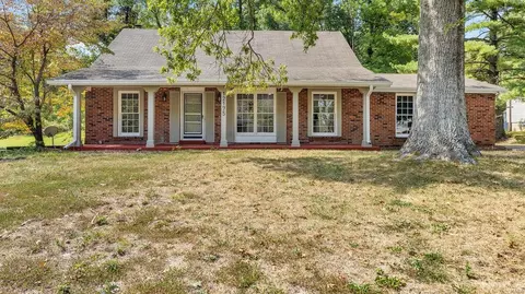 12175 Rollingsford Dr, Black Jack, MO 63033