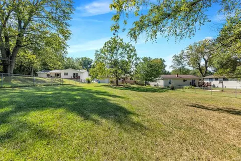 Exterior - 605 Nandale Ln, Manchester, MO 63021 photo 10 of 11