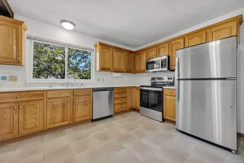 Kitchen - 605 Nandale Ln, Manchester, MO 63021 photo 2 of 2